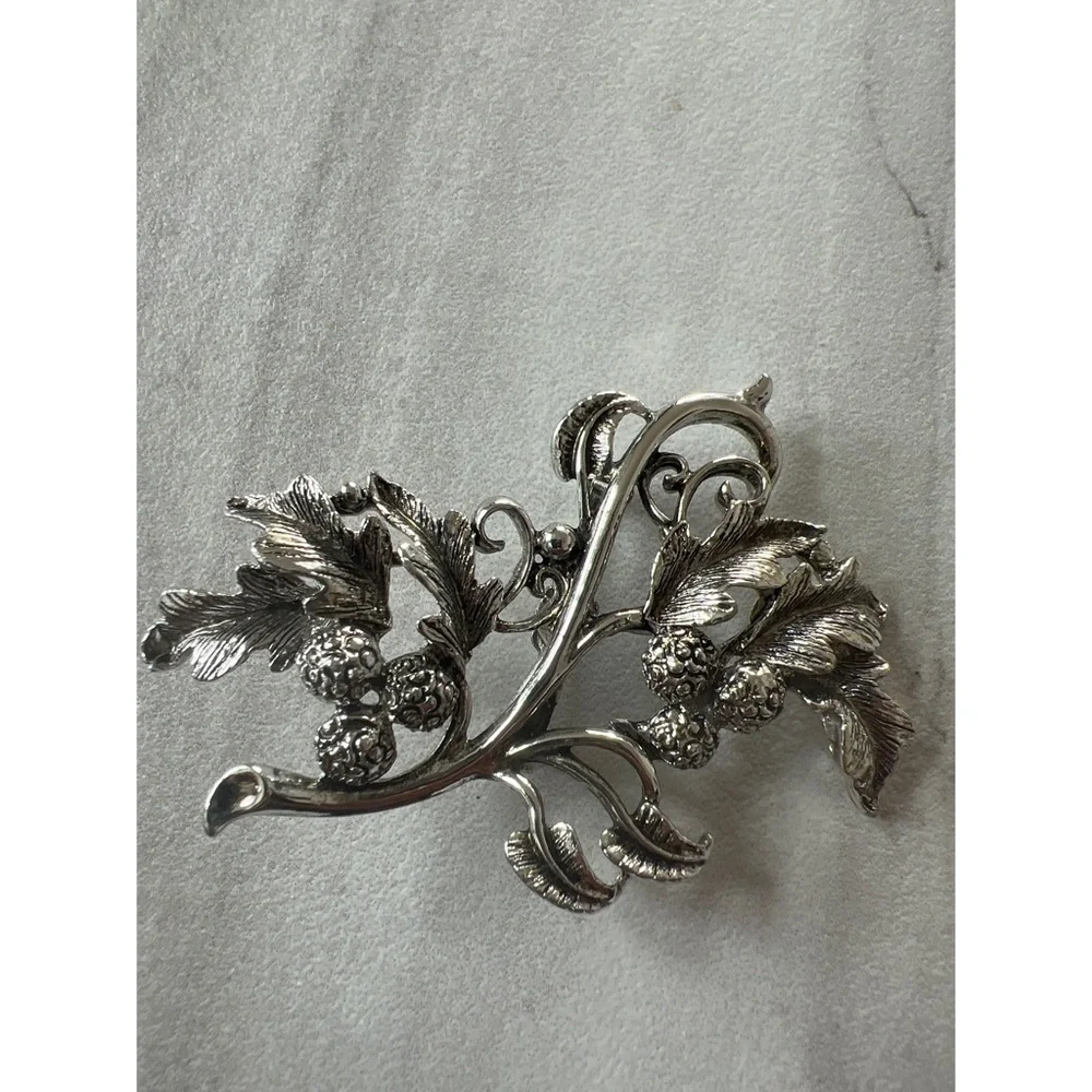 N/A silver tone